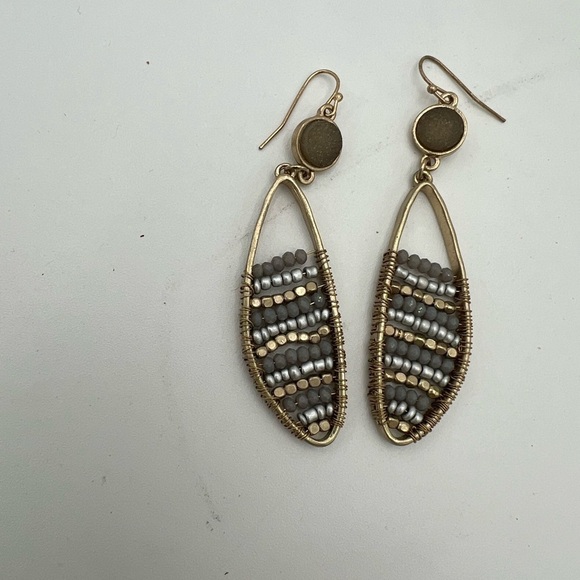 Elegant Gold and Gray Beaded Earrings Pre Own - Picture 3 of 5